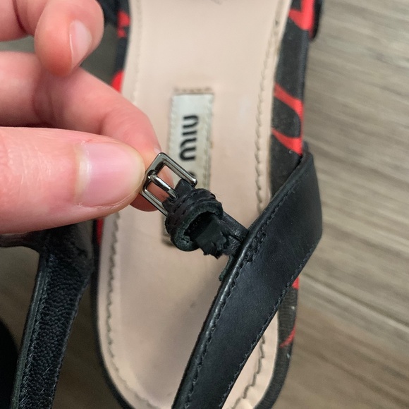 Miu Miu Bird Print Wooden Block Heel Sandals - Picture 5 of 6